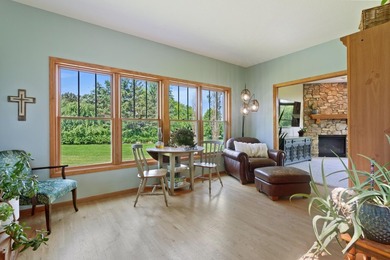 Welcome to your own private retreat in the highly sought-after - photo 9