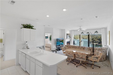 We invite you to take a look at this new listing here in Oak - photo 4