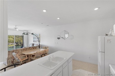 We invite you to take a look at this new listing here in Oak - photo 6