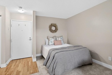 Adorable main floor studio condo in the heart of Uptown - photo 7