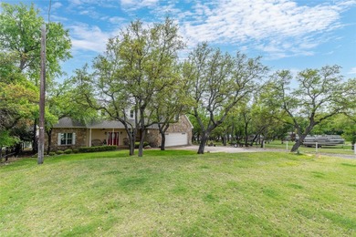 Deep-watered, fully-furnished lakefront home - including boat - photo 6