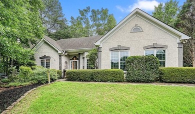 Welcome home to this charming ranch nestled on a private - photo 1