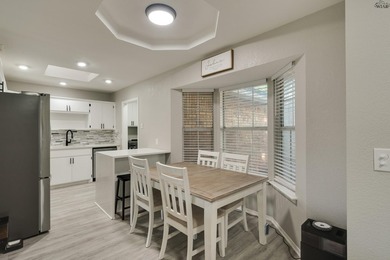Picture mornings in a 2023-remodeled kitchen, with quartz - photo 8
