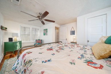 Location, location, location!!! This 3bd/3ba historic main - photo 21