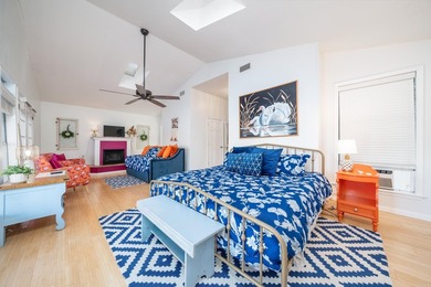 Location, location, location!!! This 3bd/3ba historic main - photo 23