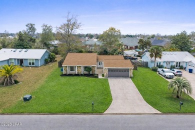 Welcome to this beautifully maintained 3-bedroom, 2-bathroom - photo 3