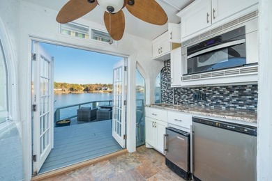 Location, location, location!!! This 3bd/3ba historic main - photo 33
