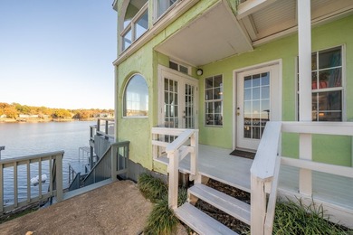 Location, location, location!!! This 3bd/3ba historic main - photo 34