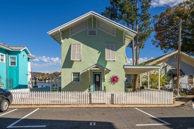 Location, location, location!!! This 3bd/3ba historic main - photo 36