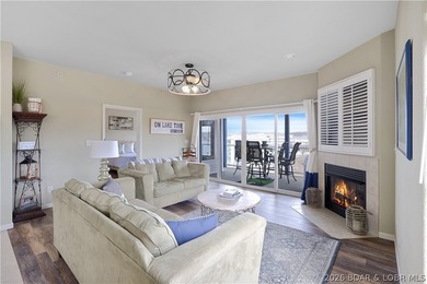 Welcome to Monarch Cove, where this fully furnished, top-floor - photo 6