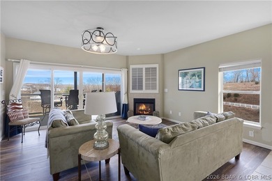 Welcome to Monarch Cove, where this fully furnished, top-floor - photo 7