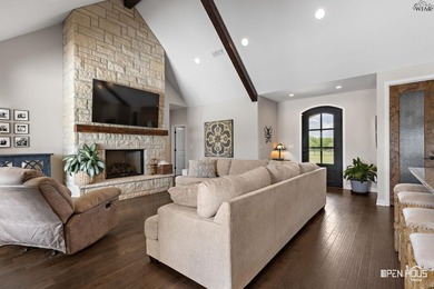 Remarkable 2018-built home on 2.5 fully fenced acres in - photo 5