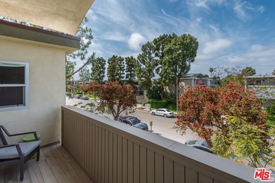 This extensively renovated front-facing multi-story townhome - photo 20