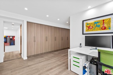 This extensively renovated front-facing multi-story townhome - photo 25