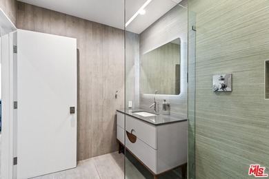 This extensively renovated front-facing multi-story townhome - photo 28