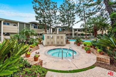 This extensively renovated front-facing multi-story townhome - photo 35