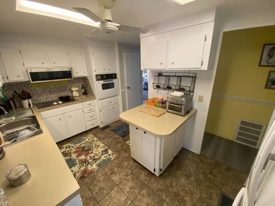 **Located in an active, resort style, pet friendly, land leased - photo 5