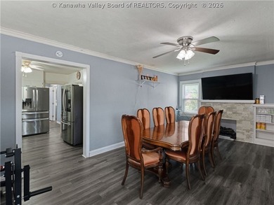 Historic riverfront home offering 1,967 sq ft on a .30-acre flat - photo 3