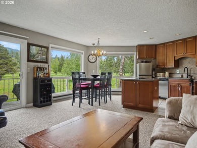 Experience resort style living in this upper-level 2 bedroom, 2 - photo 9