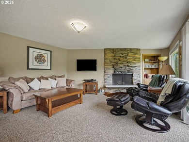 Experience resort style living in this upper-level 2 bedroom, 2 - photo 10