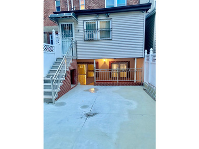 ***highly motivated seller***This is a legal 2-family house - photo 10
