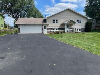 Lake Home For Sale in Beaver Dam, Wisconsin