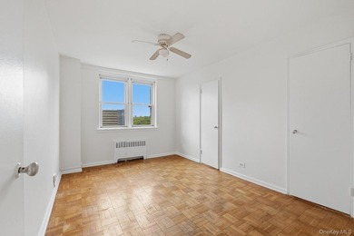 Bright Two Bedroom conveniently located in Spuyten Duyvil - photo 11