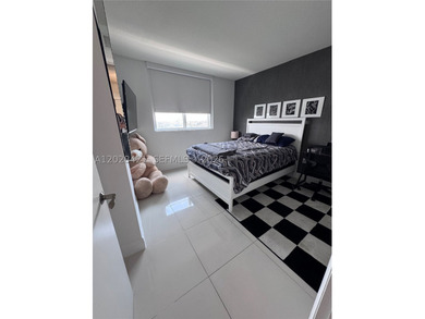 Rare opportunity to own a spacious 3-bedroom, 3-bath corner - photo 14