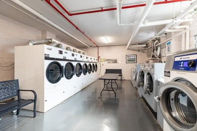 Bright Two Bedroom conveniently located in Spuyten Duyvil - photo 16