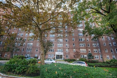 Bright Two Bedroom conveniently located in Spuyten Duyvil - photo 19