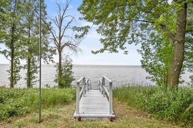 Lake life awaits! Enjoy 120' of prime Lake Winnebago frontage - photo 35