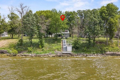 Lake life awaits! Enjoy 120' of prime Lake Winnebago frontage - photo 41