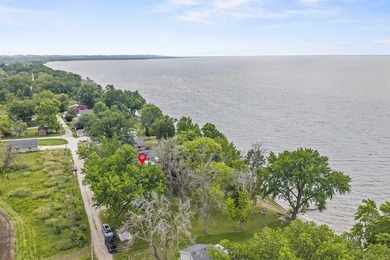 Lake life awaits! Enjoy 120' of prime Lake Winnebago frontage - photo 42