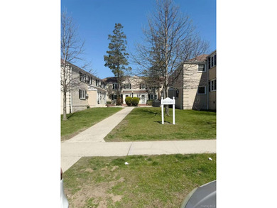 Spacious 3-bedroom (currently configured as 2-bedroom) co-op - photo 1