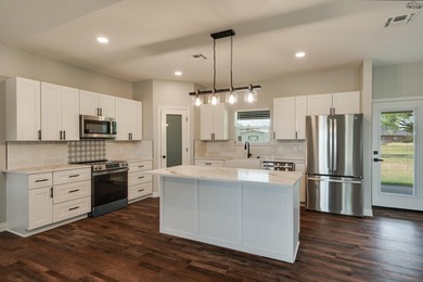 Incredible new construction home in desirable Holliday ISD! This - photo 7