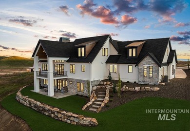 Experience modern mountain luxury in this custom 2026 Parade - photo 2
