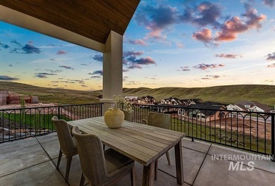 Experience modern mountain luxury in this custom 2026 Parade - photo 3