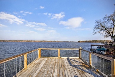 Owner has to sell price reduced $60,000.00. Stunning Lakefront - photo 2
