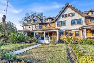 Lake Erie - Cuyahoga County Townhome/Townhouse For Sale in Lakewood Ohio