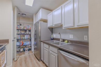 Welcome to Windchase Bay Condominiums, where convenience and - photo 8