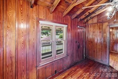 SPECTACULAR VIEWS OF CHIMNEY ROCK MOUNTAIN AND THE LAKE LURE - photo 10