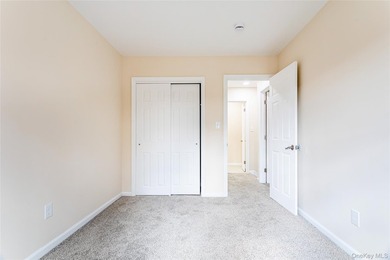 Move right into this renovated, Townhouse, with 2-bedrooms, 1.5 - photo 15