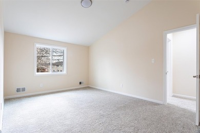 Move right into this renovated, Townhouse, with 2-bedrooms, 1.5 - photo 17