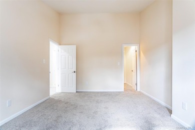Move right into this renovated, Townhouse, with 2-bedrooms, 1.5 - photo 18