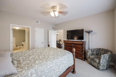 Discover the perfect retreat in this beautifully appointed and - photo 33