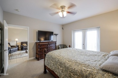 Discover the perfect retreat in this beautifully appointed and - photo 35