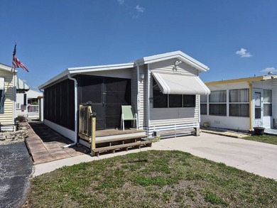 Charming Renovated 1986 DRE Mobile Home in , Largo This - photo 1