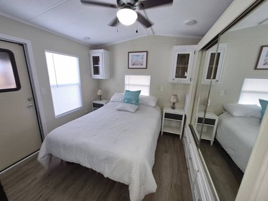 Charming Renovated 1986 DRE Mobile Home in , Largo This - photo 7