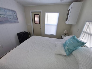 Charming Renovated 1986 DRE Mobile Home in , Largo This - photo 8