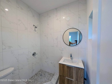 Experience modern living in this beautiful new construction - photo 10